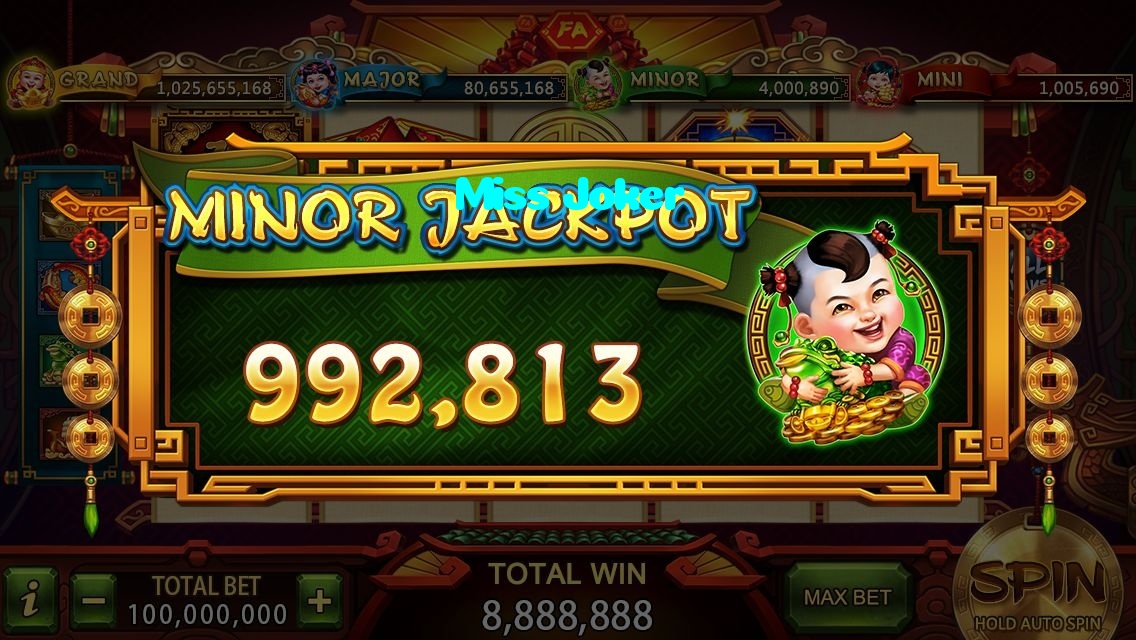 Miss Joker casino presented on mobile device in Pakistan with slots and live games